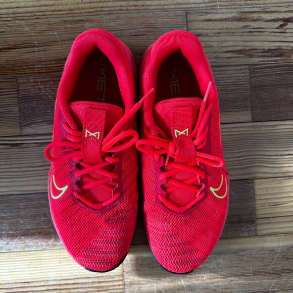 Men's Size 9 Nike Metcon 9 training shoe in Bright Crimson/Volt/Black - Picture 6 of 12